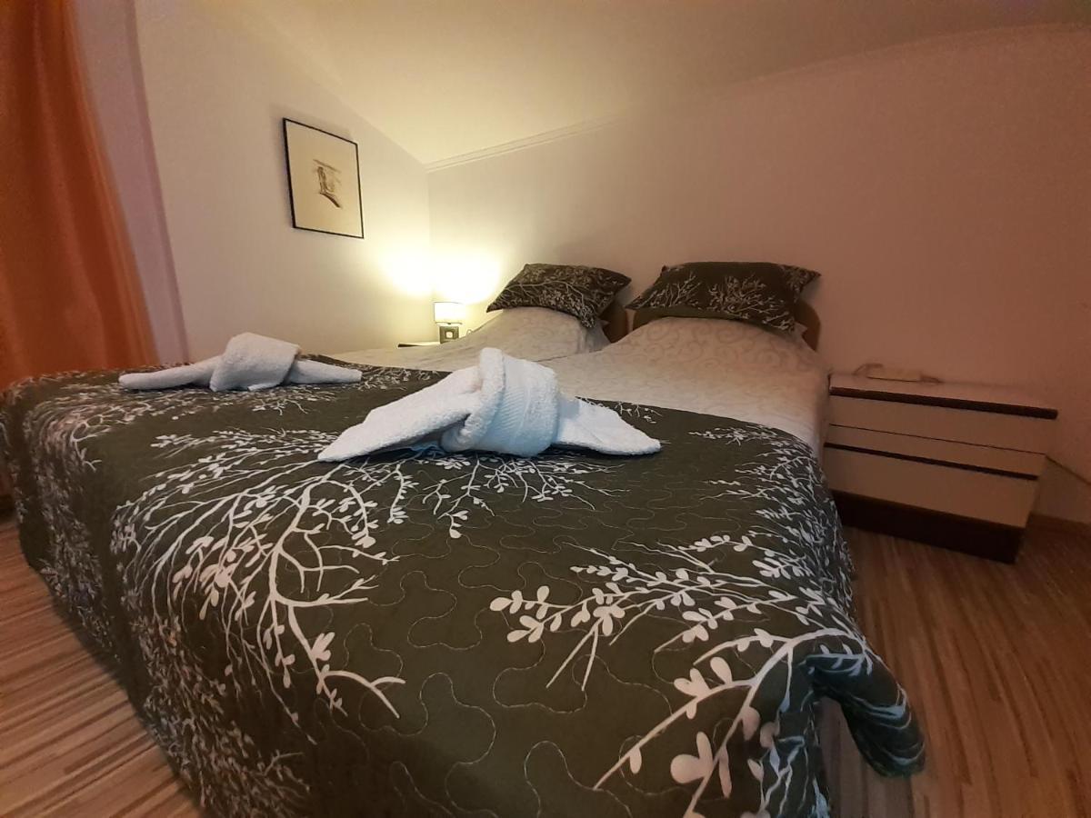 Rooms & Apartment Gh Pasha Тузла Екстериор снимка