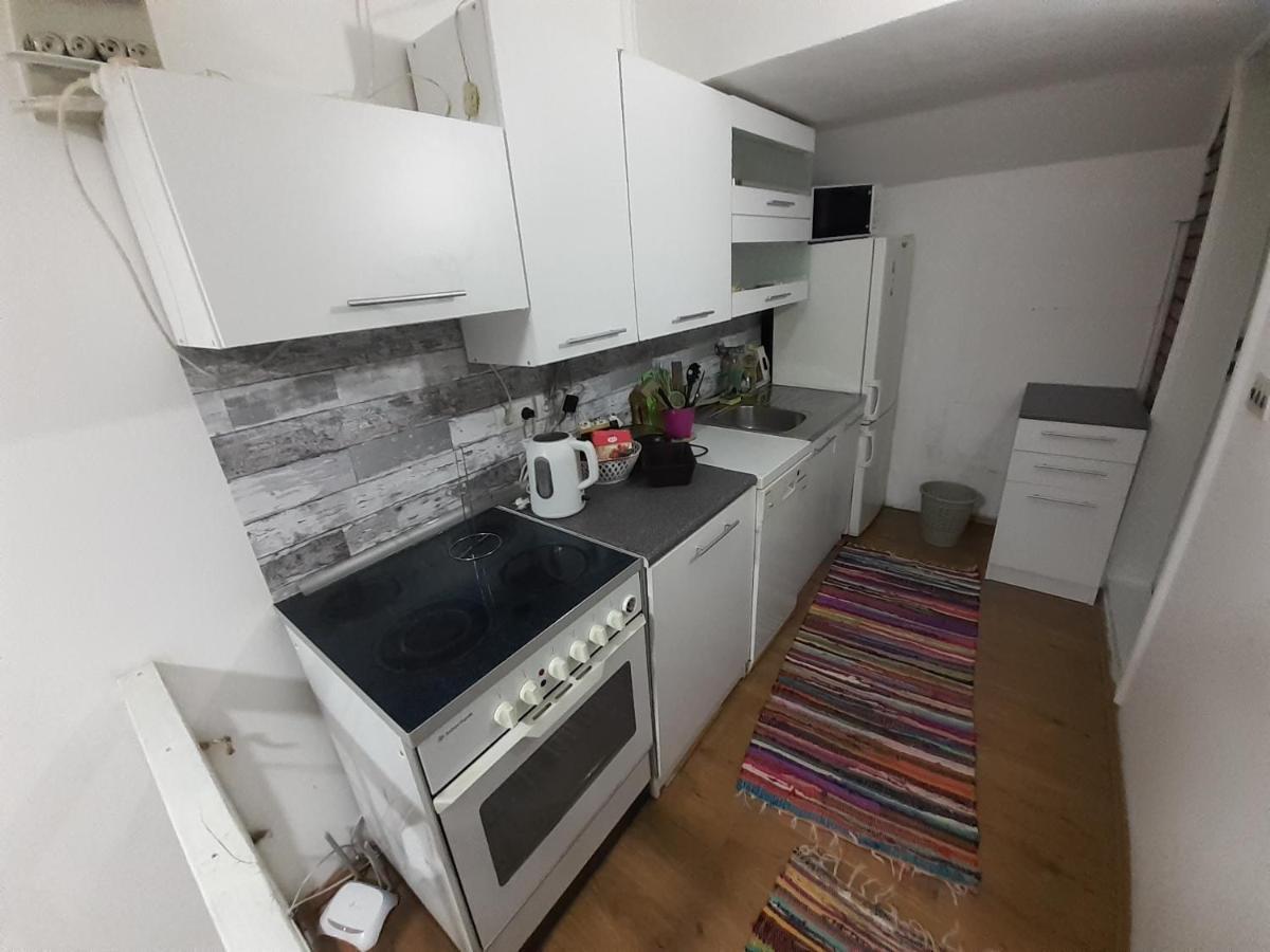 Rooms & Apartment Gh Pasha Тузла Екстериор снимка