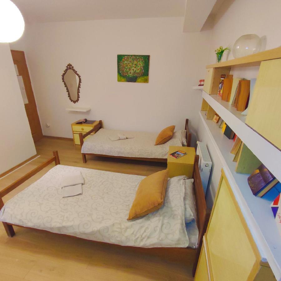 Rooms & Apartment Gh Pasha Тузла Екстериор снимка