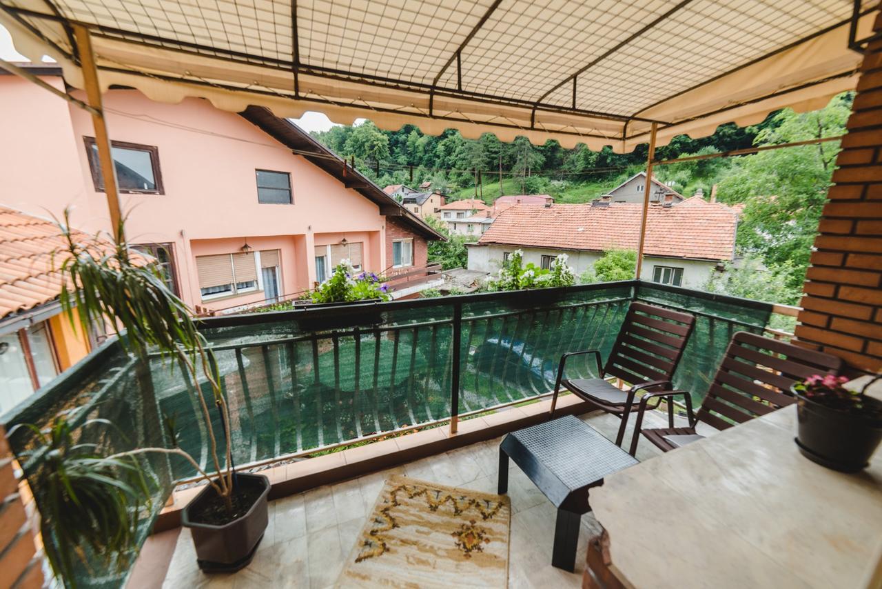 Rooms & Apartment Gh Pasha Тузла Стая снимка