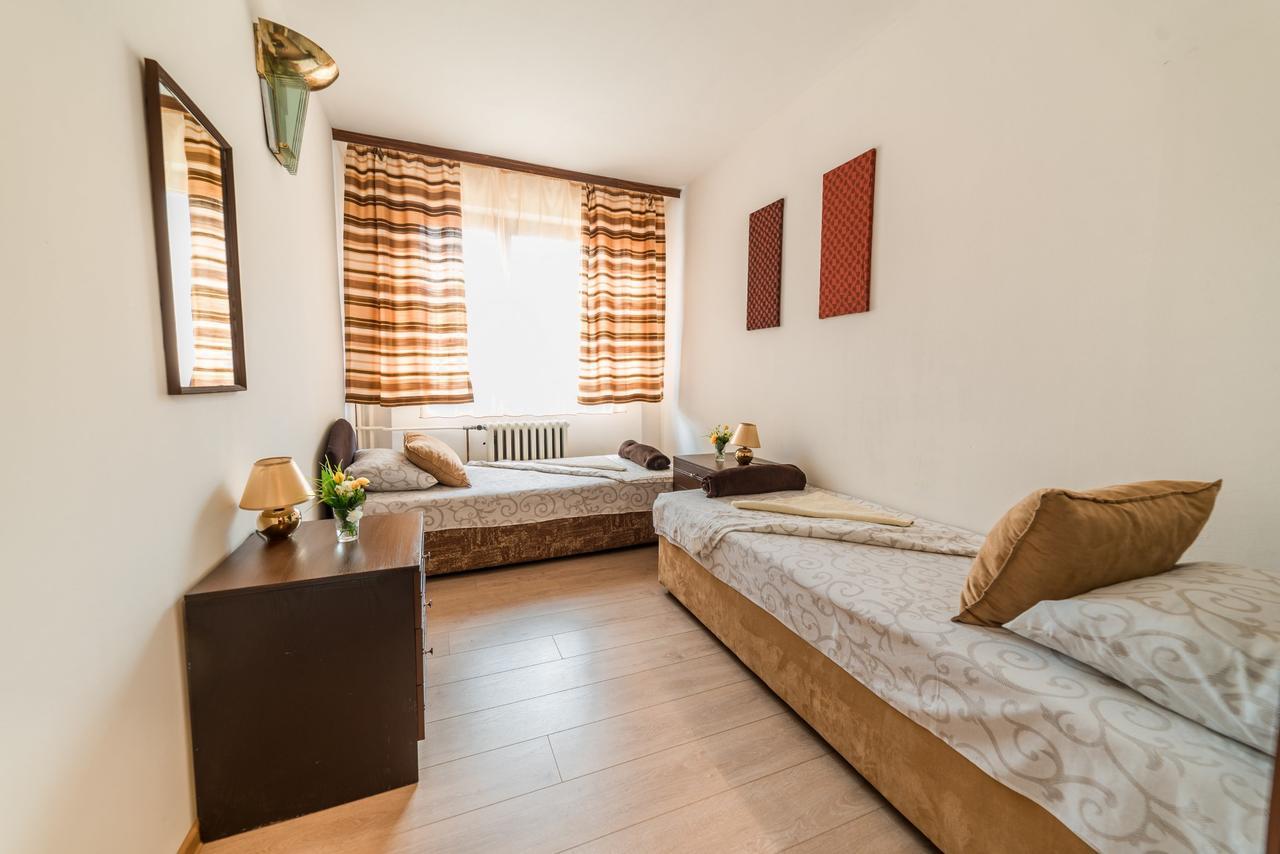 Rooms & Apartment Gh Pasha Тузла Екстериор снимка