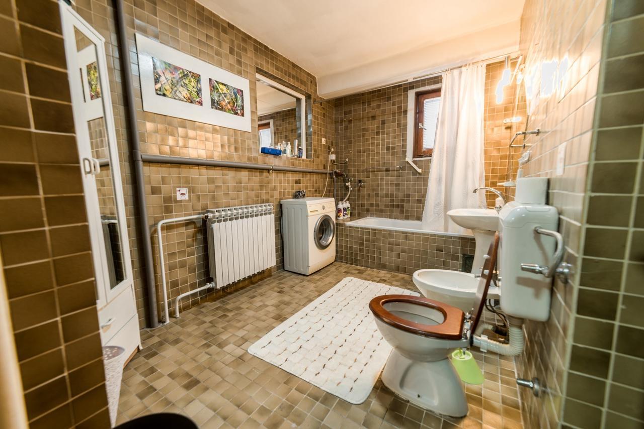 Rooms & Apartment Gh Pasha Тузла Екстериор снимка