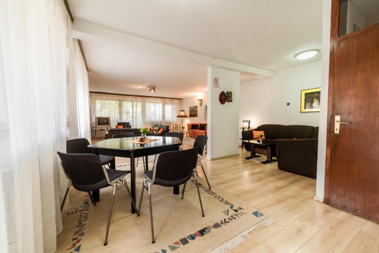Rooms & Apartment Gh Pasha Тузла Екстериор снимка